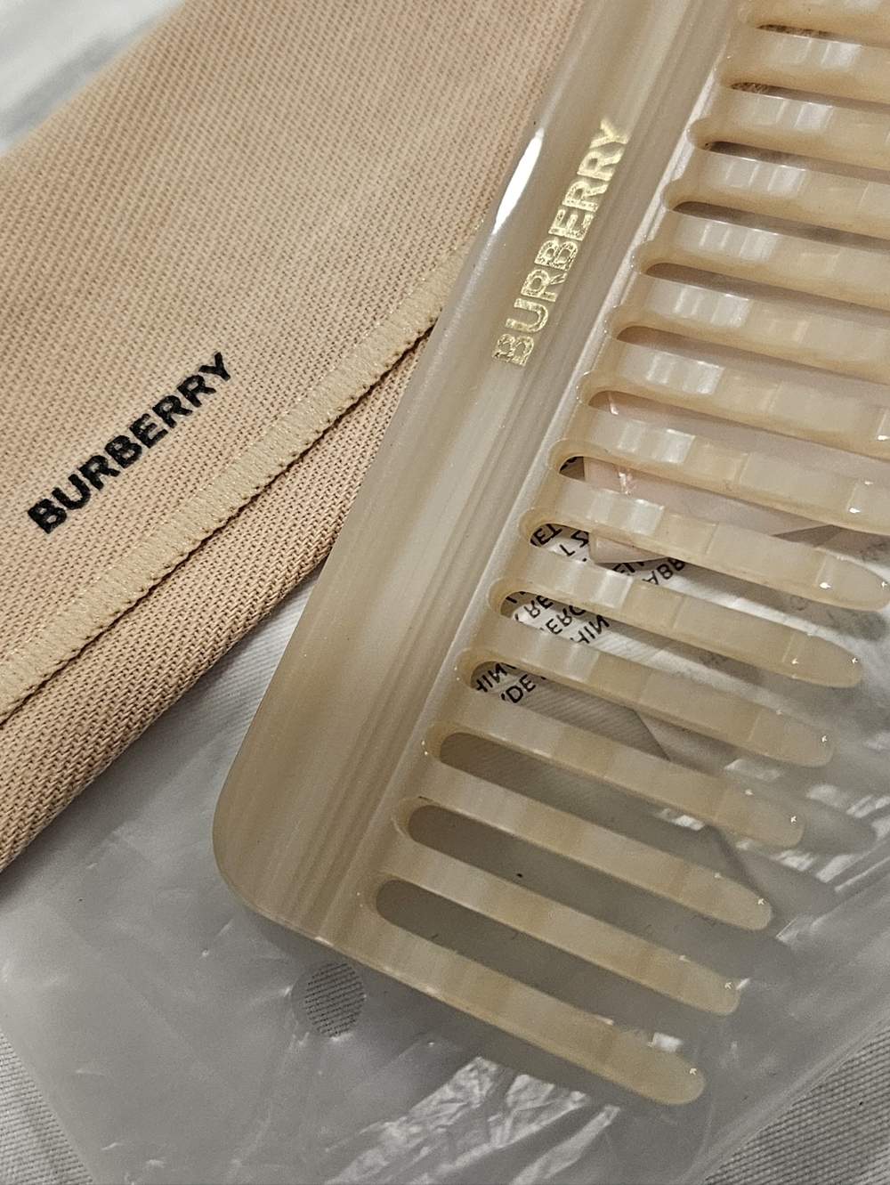 NEW Burberry Pale Pink Cosmetic Pouch Set with Beige Comb Sleeve - Picture 7 of 14
